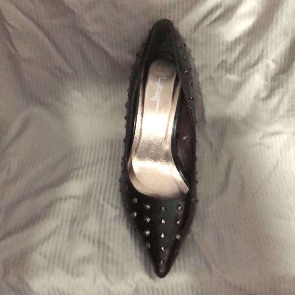 Brand New! Silver Grommet Black Heels - Picture 4 of 8